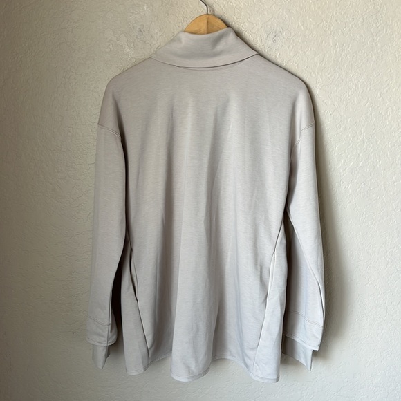 Nike beige reversible maternity turtleneck NWT - Picture 10 of 11